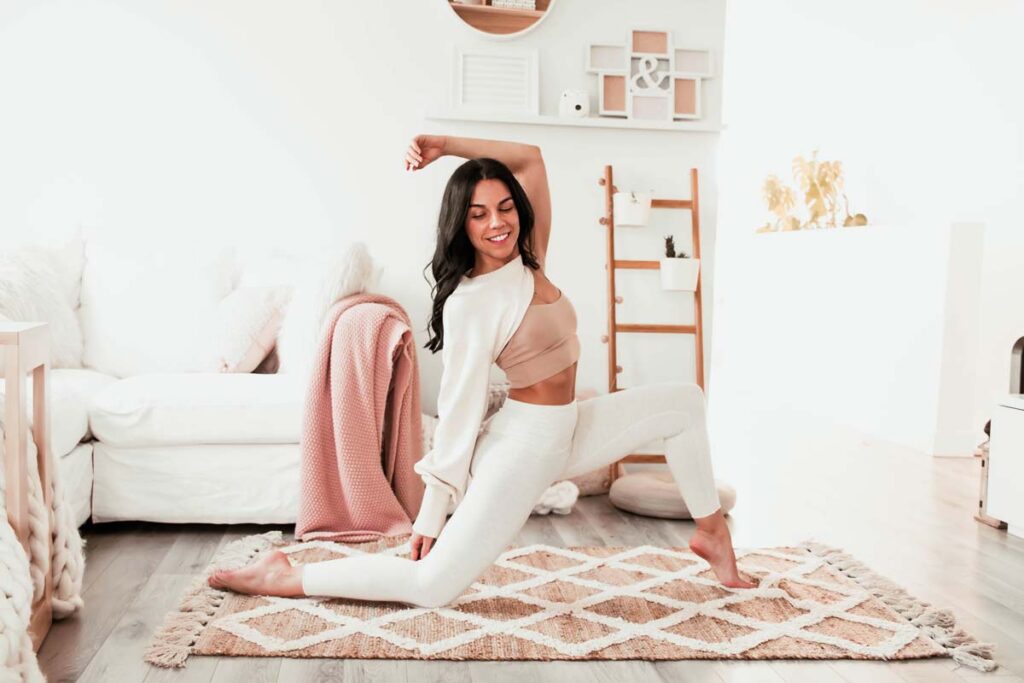 Routine de yoga pour ouvrir le coeur et corriger le dos voûté | Namasté & Coco Latté